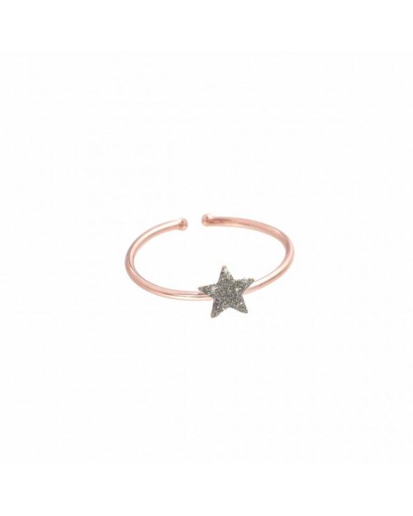 Ring in rose gold with star