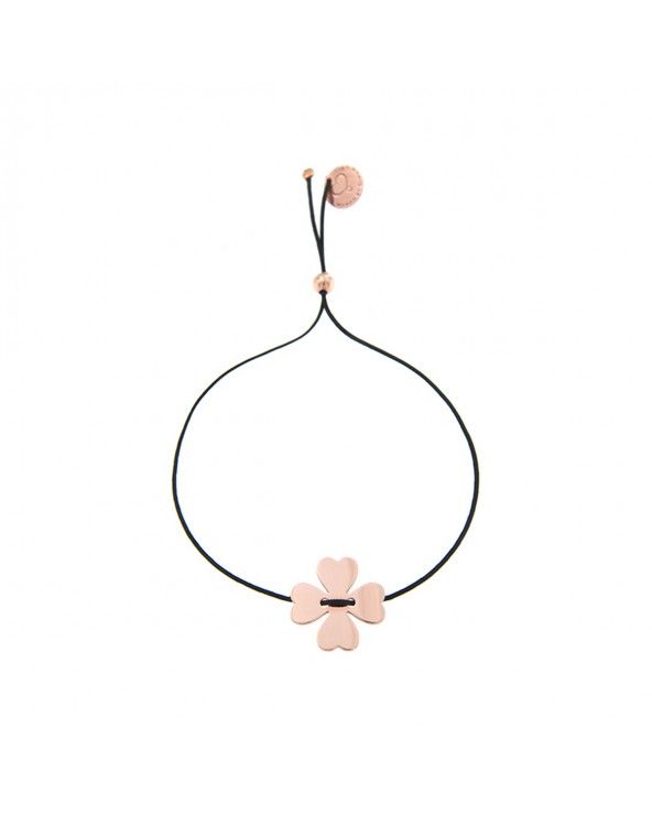 Bracelet with string with four-leaf clover