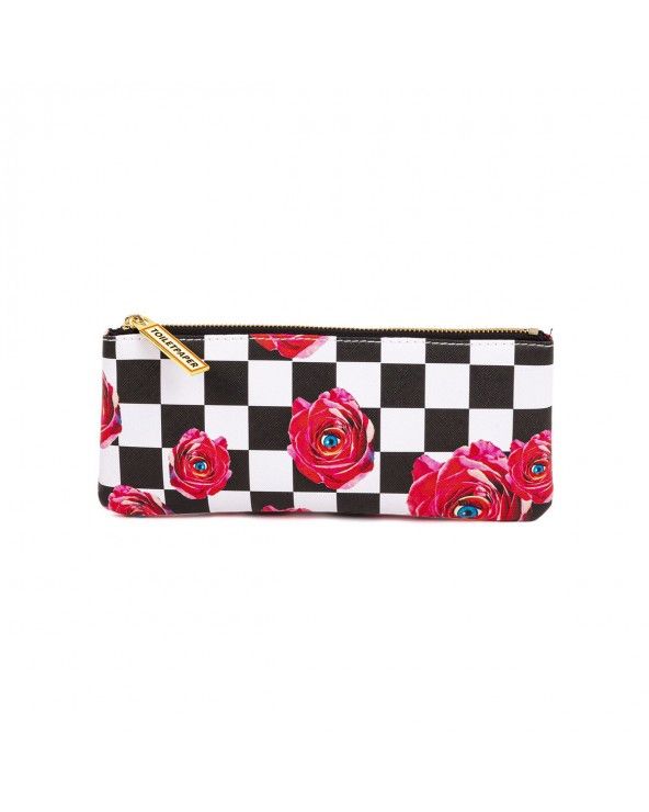 Toiletpaper pencil case roses on check
