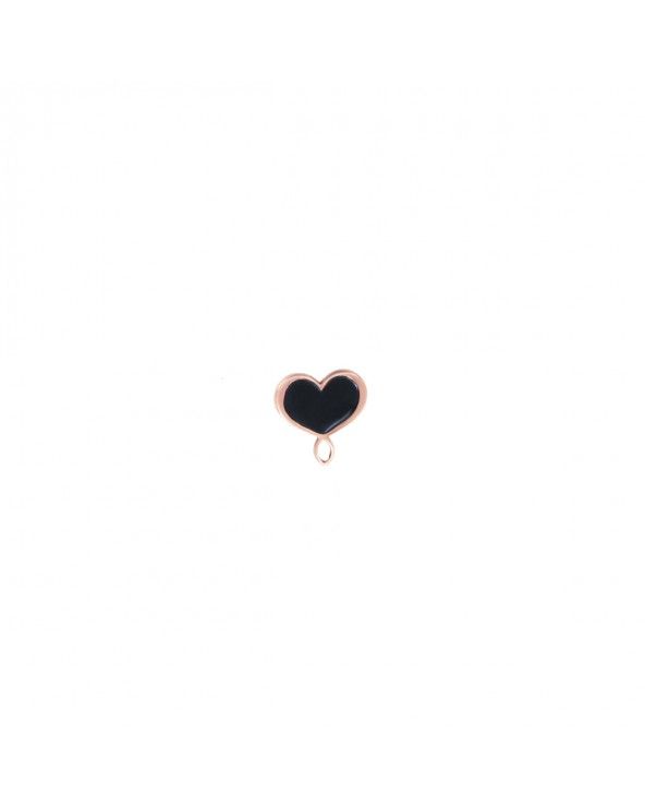 Single stud earring with small maman heart.